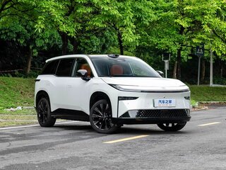 2026 Toyota bZ3X 67.9 kWh, белый, 3100005 рублей, вид 1