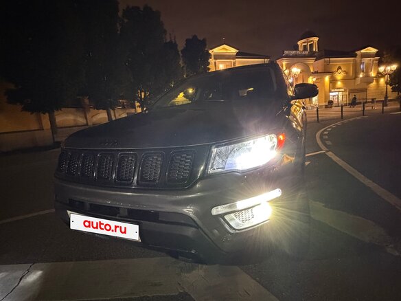 2020 Jeep Compass II, серый, 2400000 рублей - вид 4