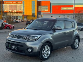 2017 Kia Soul II Рестайлинг, серебристый, 1450000 рублей, вид 1