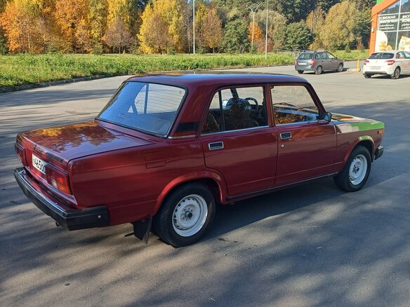 2005 Lada (ВАЗ) 2105, красный, 285000 рублей - вид 3