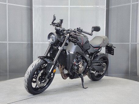 2023 Yamaha XSR900, чёрный, 927000 рублей, вид 4