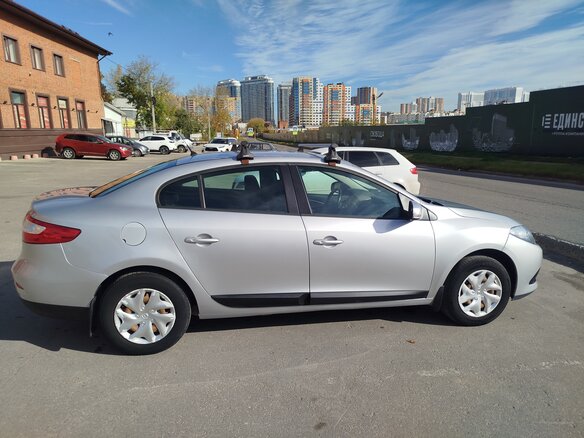 2013 Renault Fluence I Рестайлинг, серебристый, 650000 рублей - вид 2