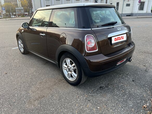 2010 Mini Hatch Cooper II (R56) Рестайлинг, коричневый, 850000 рублей - вид 4