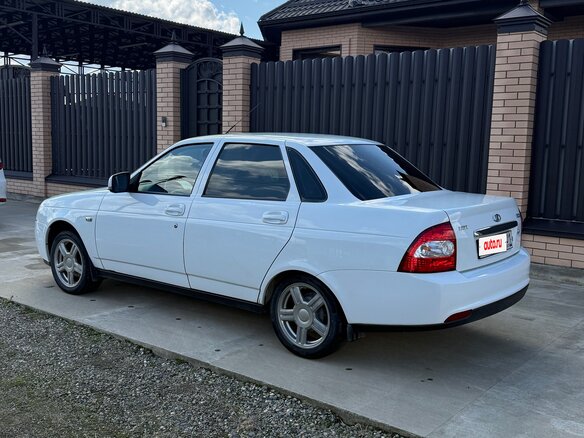2013 Lada (ВАЗ) Priora I Рестайлинг, белый, 460000 рублей - вид 9