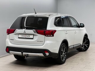 2015 Mitsubishi Outlander III Рестайлинг 2, белый, 1360000 рублей, вид 4
