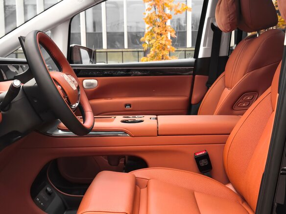 2026 GAC Trumpchi M8 II Рестайлинг, чёрный, 7190000 рублей - вид 17