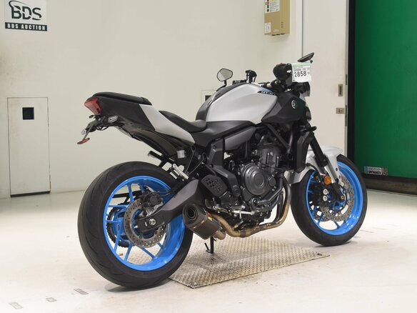 2025 Yamaha MT-07 (FZ-07), серый - вид 4