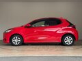 2022 Toyota Yaris IV, красный, 1014000 рублей - вид 10