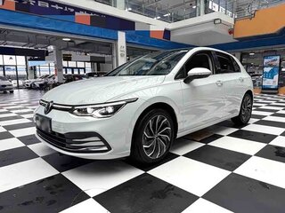 2023 Volkswagen Golf VIII, белый, 1620000 рублей, вид 1