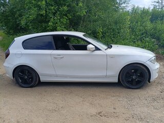 2011 BMW 1 серии 116i I (E81/E82/E87/E88) Рестайлинг, белый, 650000 рублей, вид 3
