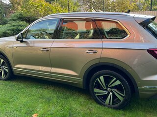 2018 Volkswagen Touareg III, бежевый, 6500000 рублей, вид 5