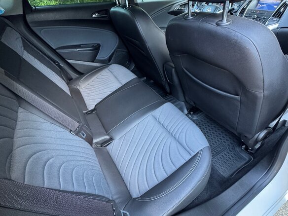 2013 Opel Astra J Рестайлинг, белый, 930000 рублей - вид 13