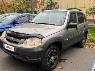 2017 Chevrolet Niva I Рестайлинг, бежевый, 799999 рублей, вид 1