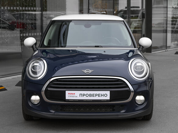 2018 Mini Hatch Cooper III (F55/F56) Рестайлинг, синий, 1898000 рублей - вид 1