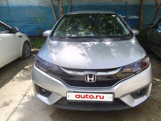 2017 Honda Fit III Рестайлинг, серебристый, 950000 рублей, вид 1