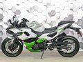 2025 Kawasaki Ninja 7, серебристый, 869000 рублей - вид 3