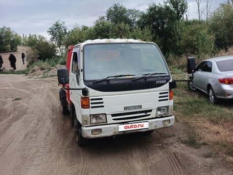 1990 Mazda Titan, белый, 870000 рублей, вид 2