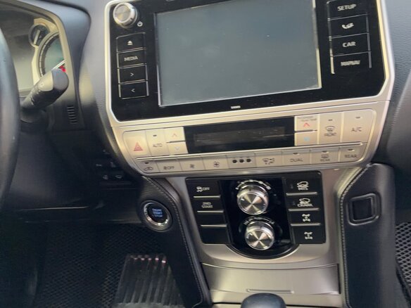 2018 Toyota Land Cruiser Prado 150 Series Рестайлинг 2, белый, 4745000 рублей - вид 15
