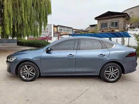 2024 BYD Qin Plus EV 400 I, голубой, 1570000 рублей - вид 3