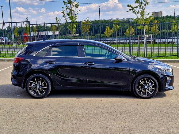 2020 Kia Ceed III, чёрный, 1820000 рублей - вид 9