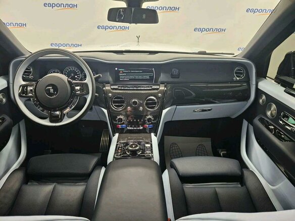 2023 Rolls-Royce Cullinan Black Badge I (Series I), синий, 47881000 рублей - вид 4