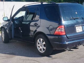 2000 Mercedes-Benz M-Класс 430 I (W163), синий, 630000 рублей, вид 2