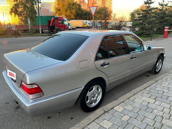 1998 Mercedes-Benz S-Класс 320 III (W140) Рестайлинг, серебристый, 1285000 рублей - вид 5
