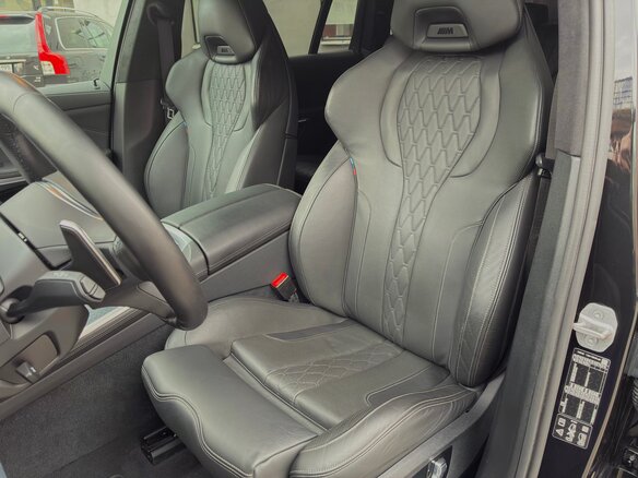 2022 BMW X7 40d I (G07), чёрный, 9900000 рублей - вид 16