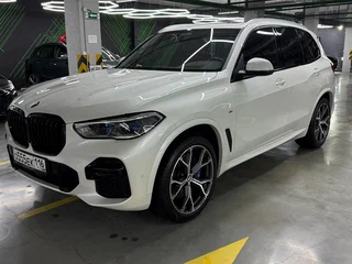 2022 BMW X5 40i IV (G05/G18), белый, 8800000 рублей, вид 3