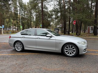 2013 BMW 5 серии 525d xDrive VI (F10/F11/F07) Рестайлинг, серебристый, 1900000 рублей, вид 3