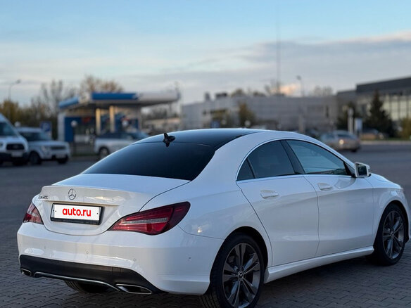 2018 Mercedes-Benz CLA 200 I (C117, X117) Рестайлинг, белый, 1850000 рублей - вид 4