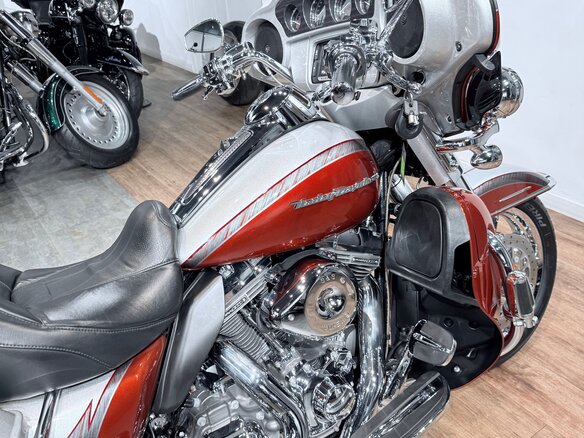 2014 Harley-Davidson CVO Limited, белый, 1699000 рублей - вид 10