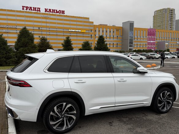 2024 Geely Monjaro (Xingyue L) I Рестайлинг (China Market), белый, 3200000 рублей - вид 3