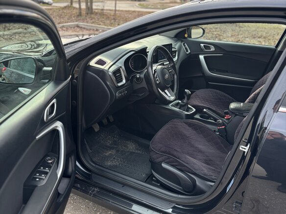 2018 Kia Ceed III, чёрный, 1590000 рублей - вид 9