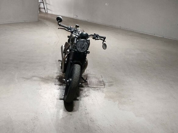 2021 Triumph Street Twin, серый, 799000 рублей - вид 2