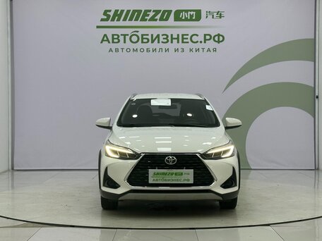2021 Toyota Yaris L XP150 Рестайлинг, белый, 1300000 рублей, вид 2