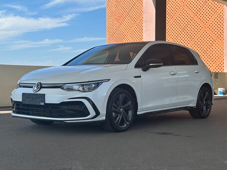 2022 Volkswagen Golf VIII, белый, 2330000 рублей, вид 1