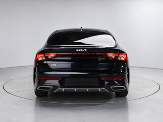 2023 Kia K5 III, чёрный, 2465000 рублей, вид 4