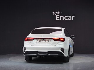 2023 Kia K3 II Рестайлинг, белый, 1452000 рублей, вид 4