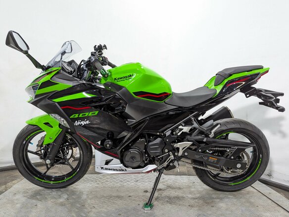 2021 Kawasaki Ninja 400, зелёный, 649000 рублей - вид 2