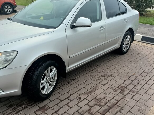 2011 Skoda Octavia II (A5) Рестайлинг, серебристый, 760000 рублей - вид 4