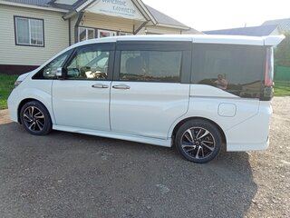 2016 Honda Stepwgn V, белый, 1970000 рублей, вид 4