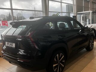 2026 Geely Atlas II, чёрный, 4119990 рублей, вид 5