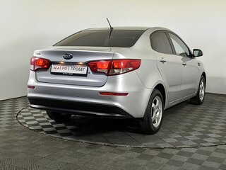 2016 Kia Rio III Рестайлинг, серебристый, 1100000 рублей, вид 4