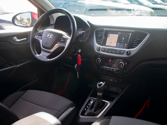 2018 Hyundai Solaris II, красный - вид 9