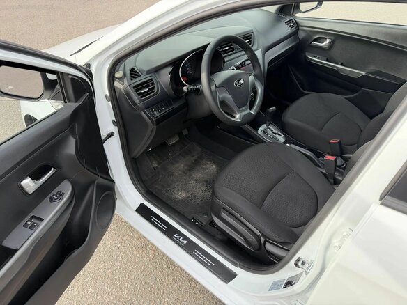2015 Kia Rio III, белый, 1150000 рублей - вид 4