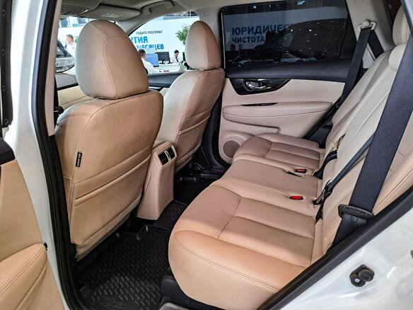 2021 Nissan X-Trail III Рестайлинг, белый, 3050000 рублей - вид 11