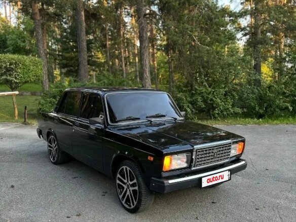 2011 Lada (ВАЗ) 2107, чёрный - вид 1