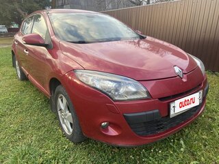 2011 Renault Megane III, красный, 800000 рублей, вид 5