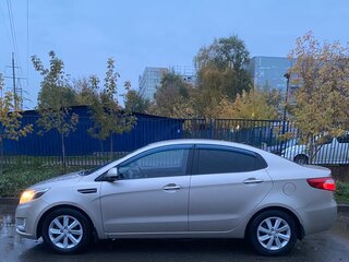 2015 Kia Rio 6-speed III, бежевый, 1100000 рублей, вид 4